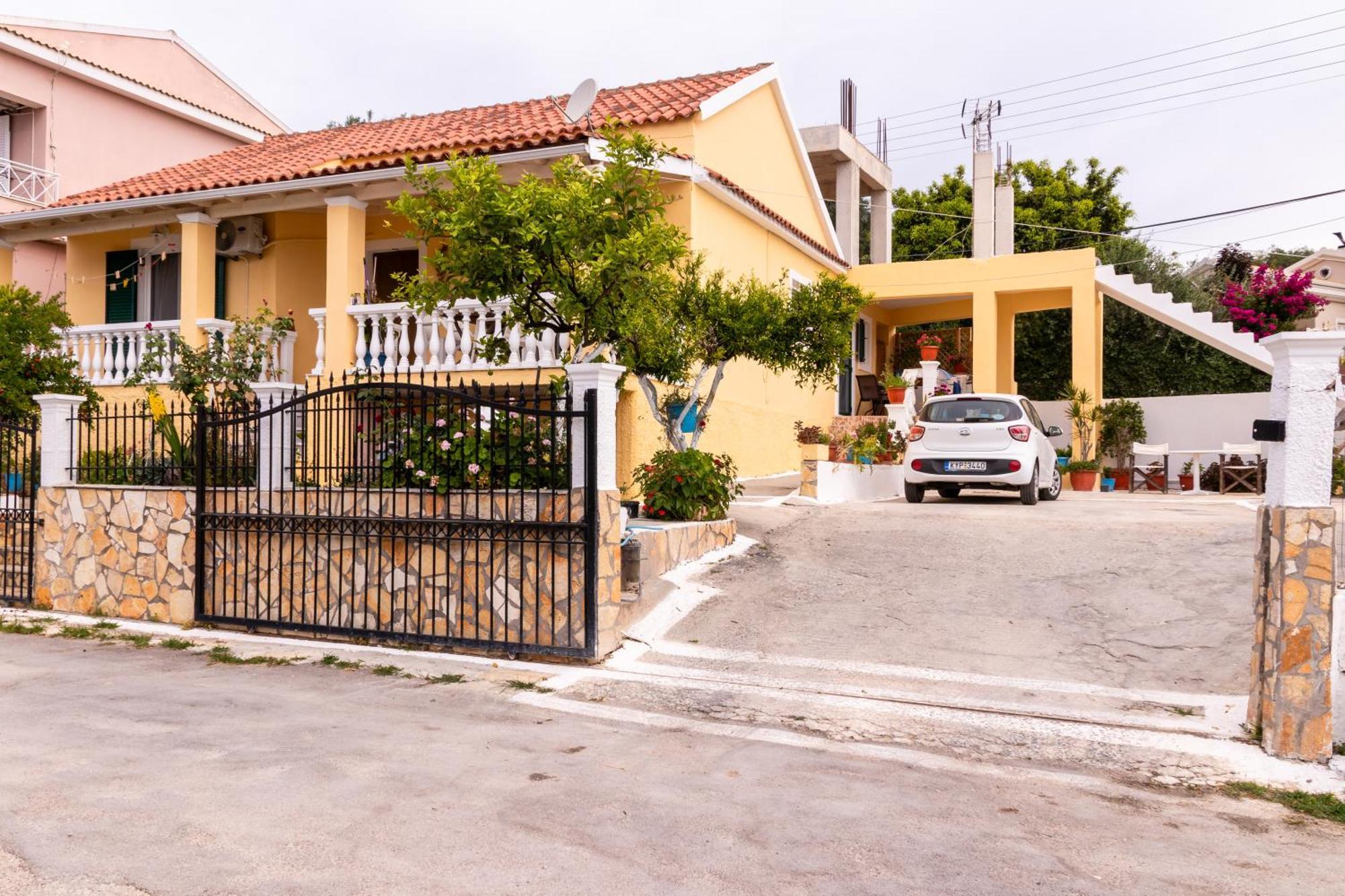 Dimitris House Petriti Leilighet Eksteriør bilde